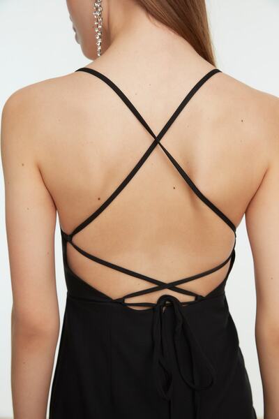 Trendyol Collection Detail černého zadního tkaného overalu Tprss21Tu0115