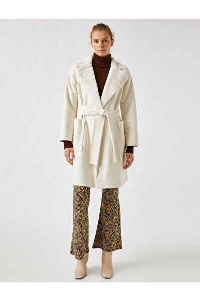 Koton Langer Mantel mit Pelzkragen, Gürtel und Taschen