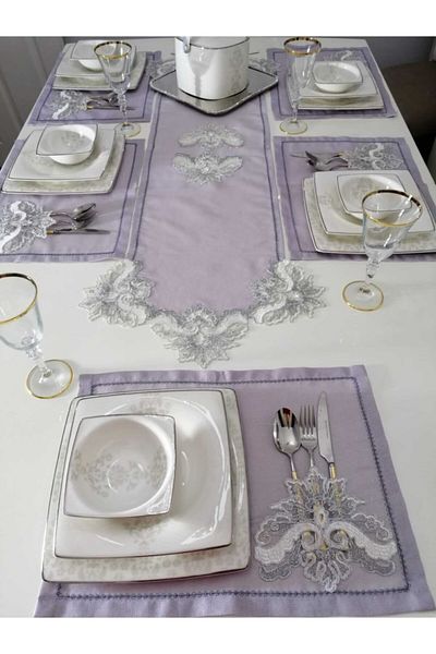 Lady Rio Presentation Set with Placemat, Cupboard and Runner. Presentation Set for 8 Persons. Grey-silver Color