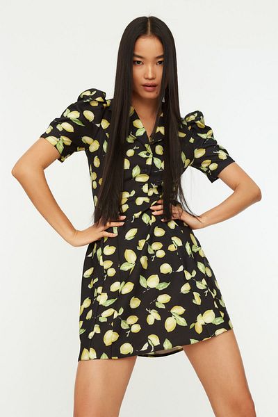 Trendyol Collection Μίνι υφαντό φόρεμα με στάμπα σε γραμμή Α με μπαλόνι μανίκι TWOSS20EL1999