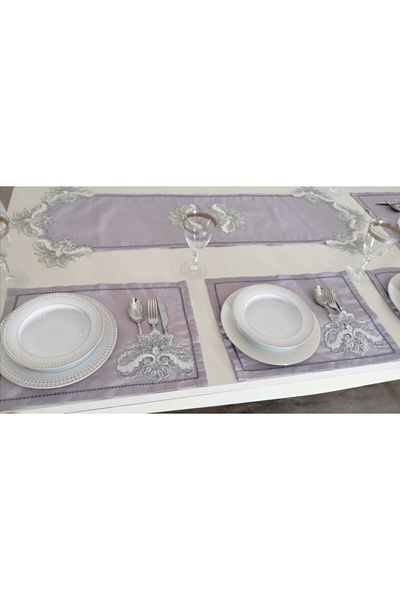 Lady Rio Presentation Set with Placemat, Cupboard and Runner. Presentation Set for 8 Persons. Grey-silver Color
