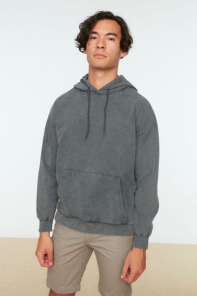Trendyol Collection Anthrazitfarbenes Oversize-Sweatshirt mit Kapuze - Antik/Blass-Effekt TMNAW22SW2602