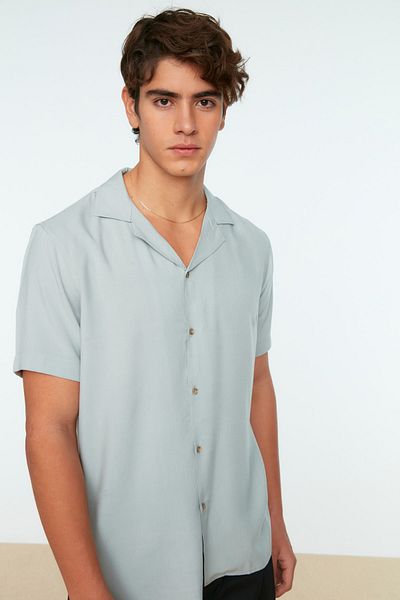 Trendyol Collection Graues Sommerhemd aus Viskose mit Apache-Kragen und RegularFit - Tmnss20go0441
