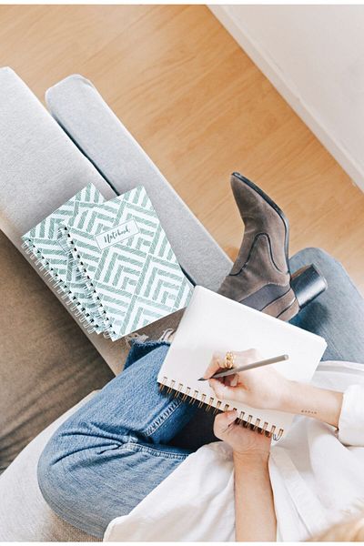 Fark Tanıtım Line Patterned Unlined Spiral Notebook