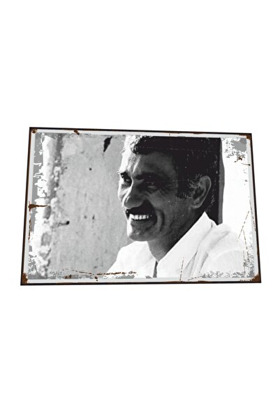 Hayat Poster Yılmaz Güney Gülerken Retro Ahşap Poster 823