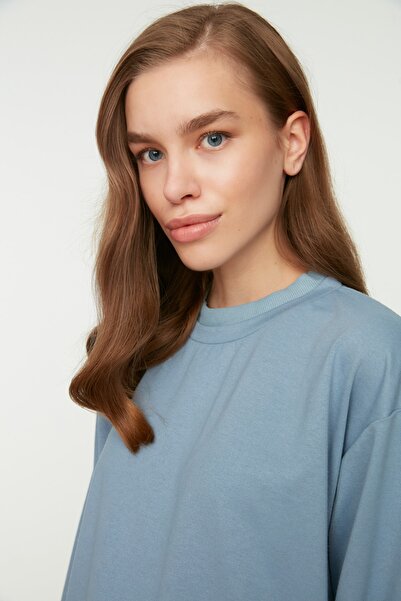 Trendyol Modest Modrá základní pletená mikina s vysokým límcem TCTAW22TW0196