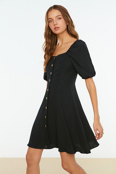 Trendyol Collection Černé mini tkané šaty s balonovým rukávem TWOSS20EL2314