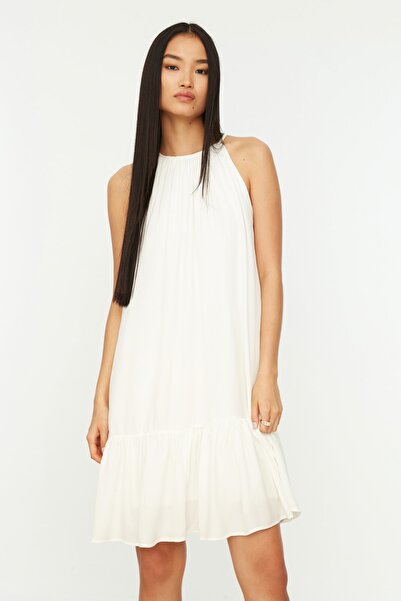 Trendyol Collection Biała tkana sukienka wiązana na szyi TWOSS21EL2123