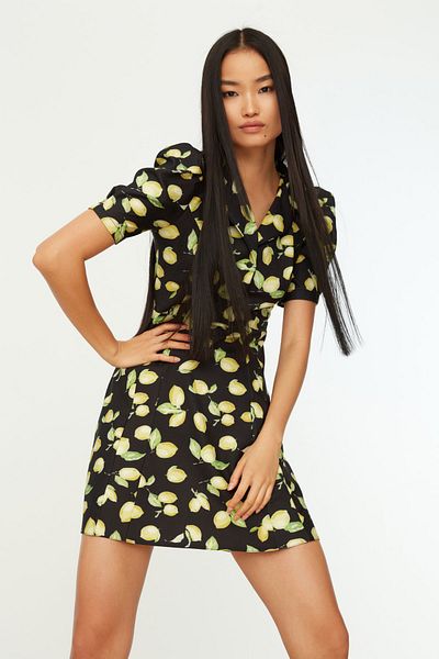 Trendyol Collection Μίνι υφαντό φόρεμα με στάμπα σε γραμμή Α με μπαλόνι μανίκι TWOSS20EL1999