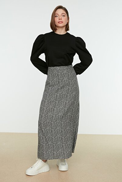 Trendyol Modest Černá tkaná sukně s květinovým potiskem TCTSS21ET0497