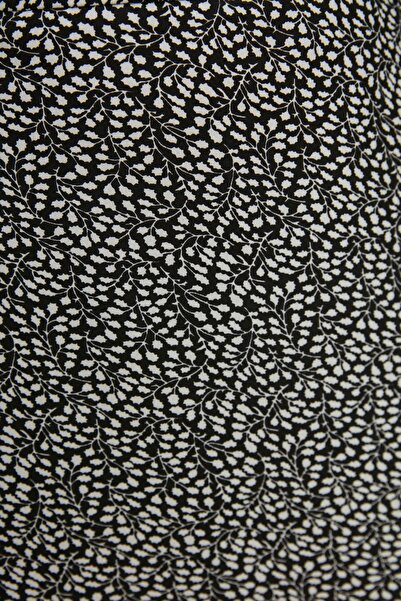 Trendyol Modest Černá tkaná sukně s květinovým potiskem TCTSS21ET0497