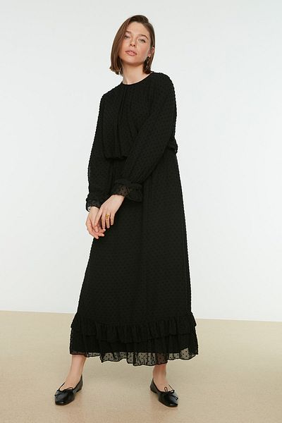 Trendyol Modest Černé tkané šaty s texturou v pase se sbíranými podšívkami TCTSS21EL3566