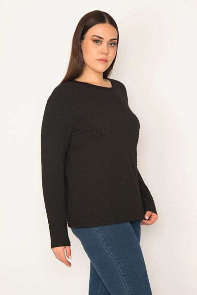Şans Schwarze Damenbluse mit Rundhalsausschnitt und selbstgeprägtem Muster in Übergröße 65n30616