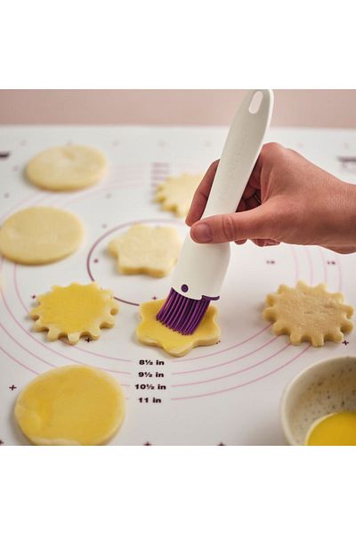 Tupperware Silicone Egg Brush