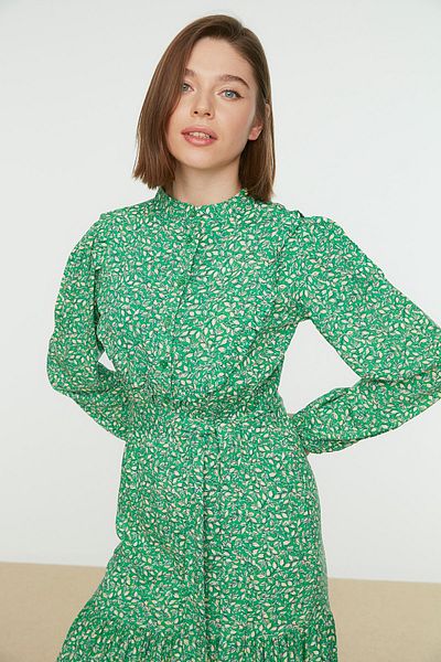 Trendyol Modest Πράσινο μικρό φλοράλ εμπριμέ βολάν Λεπτομερές υφαντό φόρεμα με ζώνη TCTSS21EL3340