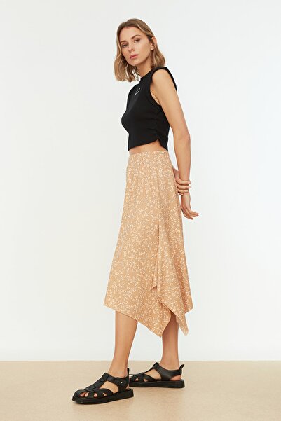 Trendyol Collection Asymetrická pletená sukně s vysokým pasem s vysokým pasem a velbloudím vzorem TWOAW20ET0442