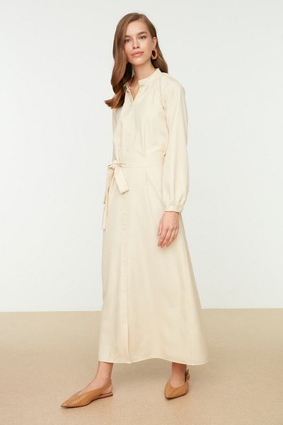 Trendyol Modest Béžové tkané košilové šaty Hakim s límečkem TCTSS22EB0013