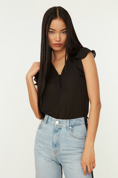 Trendyol Collection Czarna, szczegółowa, zwiewna, półprzezroczysta bluzka z guzikami TWOSS20BZ0894