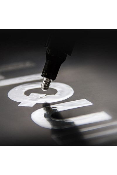 Molotow Liquid Chrome 4mm - High Definition Lace-Up