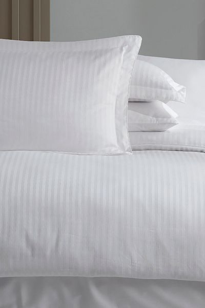 Hobby Striped Satin Double Jacquard Duvet Cover Set - White