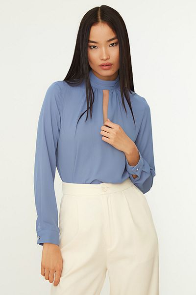 Trendyol Collection Μπλούζα υφαντή μπλε ψηλό γιακά TWOAW20BZ0462