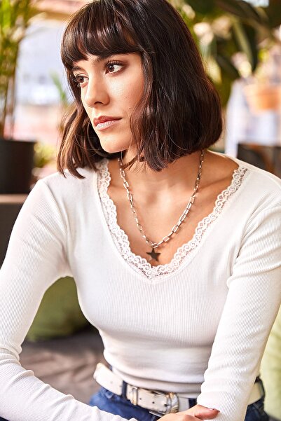 Olalook Γυναικείο εκρού γιακά με δαντέλα με λαιμόκοψη με λαιμόκοψη πλεκτή μπλούζα BLZ-19001713