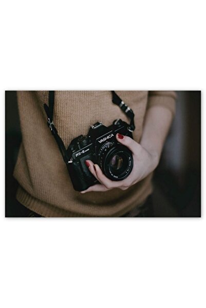 Cakatablo Ahşap Tablo Kadın Ve Fotoğraf Makinesi (35x50 Cm Boyut)