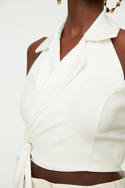 Trendyol Collection Detailní blůza Ecru Jacket Collar TPRSS22BZ0380