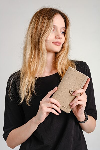 Just Polo Women's 20 Card Capacity Embossed Printed Snap and Zipper Closure Card Holder Wallet