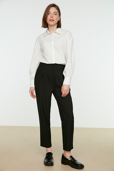 Trendyol Modest Pantaloni țesuți plisați cu detaliu cu centură neagră cu talie înaltă TCTSS22TP0008