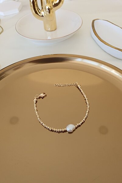 Trendy Butik سوار موديل دوريكا مرصع باللؤلؤ