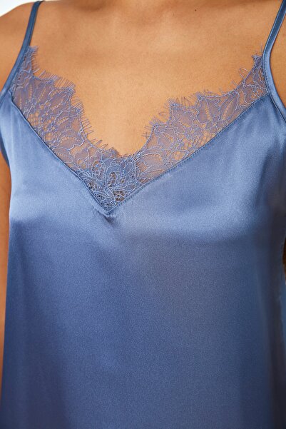 Trendyol Collection Cămașă de noapte cu bretele din dantelă albastră țesătă din satin - THMAW22GC0005