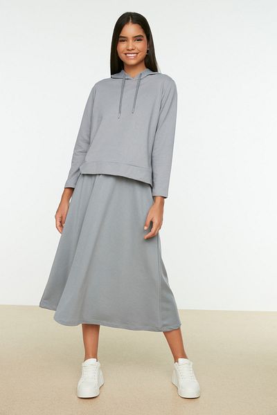Trendyol Modest Szürke kapucnis pulóver-szoknya kötött szett TCTAW22US0027