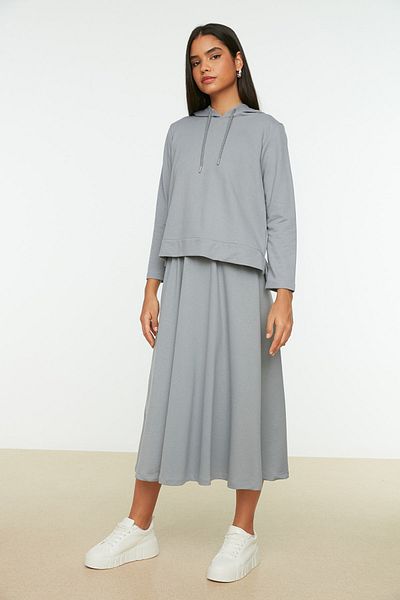 Trendyol Modest Szürke kapucnis pulóver-szoknya kötött szett TCTAW22US0027