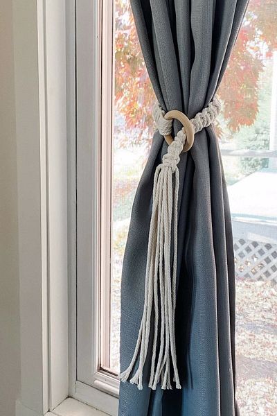 Emtory Home Ecru Macrame Curtain Ornament with 2 Braid Wooden Rings