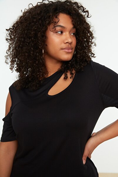 Trendyol Curve Black Cut-Out Detailed Knitted Blouse TBBSS22AF0007