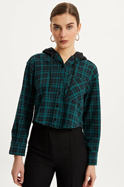 Hanna's by Hanna Darsa Kadın Yeşil Verev Cep Detaylı Kapüşonlu Örme Crop Gömlek