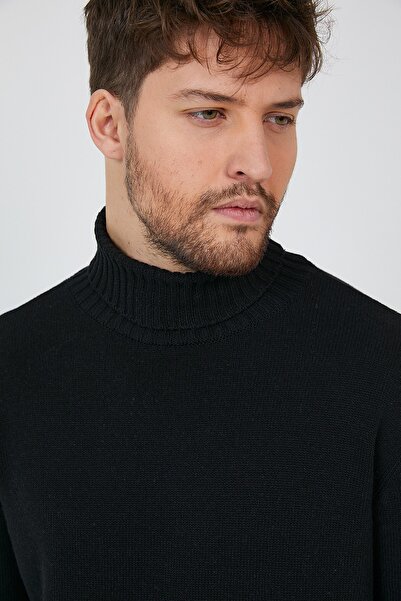 Matte Helsinki Men's Turtleneck Black Plain Knitwear Sweater