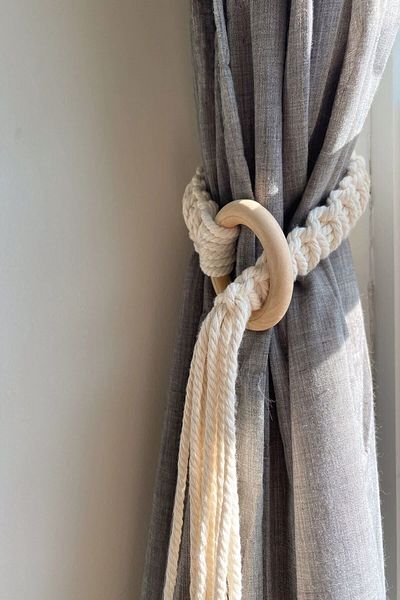 Emtory Home Ecru Macrame Curtain Ornament with 2 Braid Wooden Rings