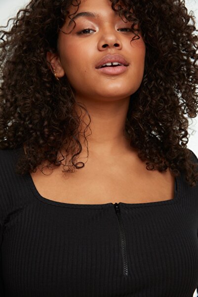 Trendyol Curve Чорна блузка на блискавці з квадратним вирізом TBBSS22AF0027