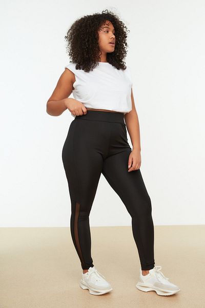 Trendyol Curve Sport-Leggings aus schwarzem Tüll mit detaillierten Recovery-Strickmustern TBSSS22TY0003