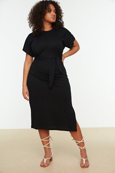 Trendyol Curve Μαύρο Maxi Φόρεμα Plus Size - 100% βαμβάκι με ίσια κοπή, λεπτομέρεια δεσίματος και σκίσιμο TBBSS22EL1640