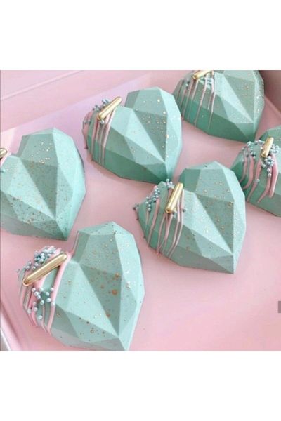 ELGALA Cake Mold Crystal Heart Shaped Silicone Chocolate, Soap, Cake Mold 8 Compartments