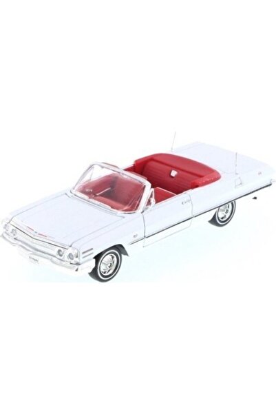 WELLY 1963 Impala 1/24 White Model Car