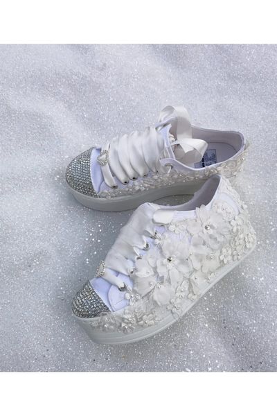 Ayakkabı Tutkusu Stilo ® Pantofi de mireasa cu aplicatii albe tridimensionale si pietre de cristal 6cm