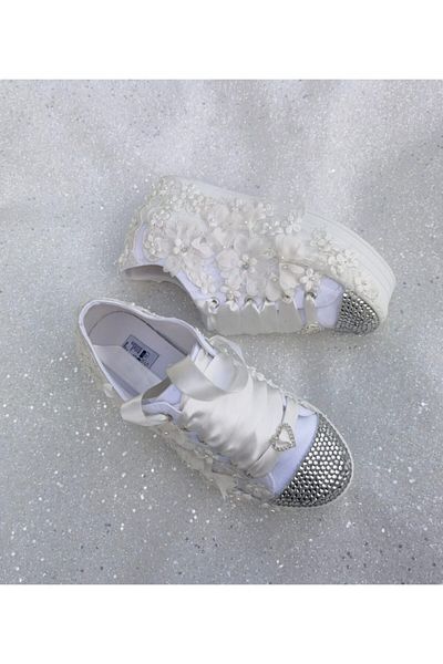 Ayakkabı Tutkusu Stilo ® Pantofi de mireasa cu aplicatii albe tridimensionale si pietre de cristal 6cm