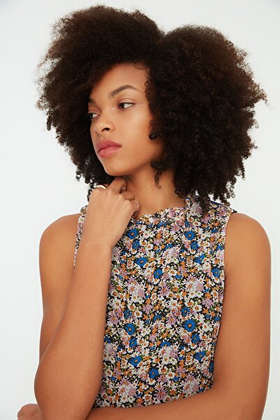 Trendyol Collection Ecru vzorované volánkové tkané šaty TWOSS20EL0681