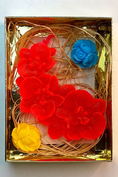 FANTASTİK SANAT ATÖLYESİ Decorative Gift 120 gr Large Size Red Orchid Bath and Hand Soap Tropical Flower Scented