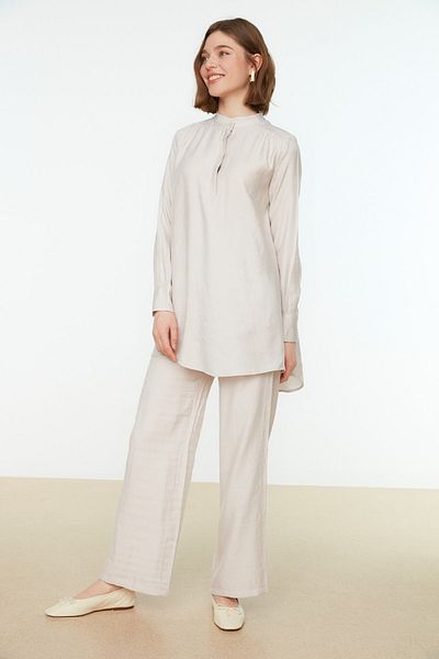 Trendyol Modest كريم نصف مخفي بلاكيت الكتف مفصلة سترة السراويل المنسوجة مجموعة TCTSS22US0098