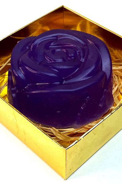 FANTASTİK SANAT ATÖLYESİ Rose Scented Rose Figure Decorative Purple Color Rose Bath and Hand Soap - 100 Grams - in Gift Box